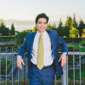 Meet your Posher, Simon